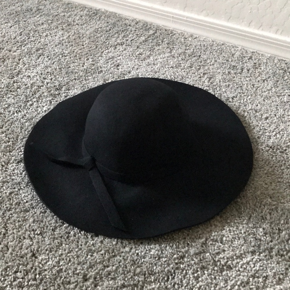 NWT Foreign Exchange Floppy Hat